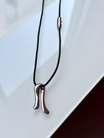 Drew necklace