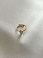 Lily gold ring