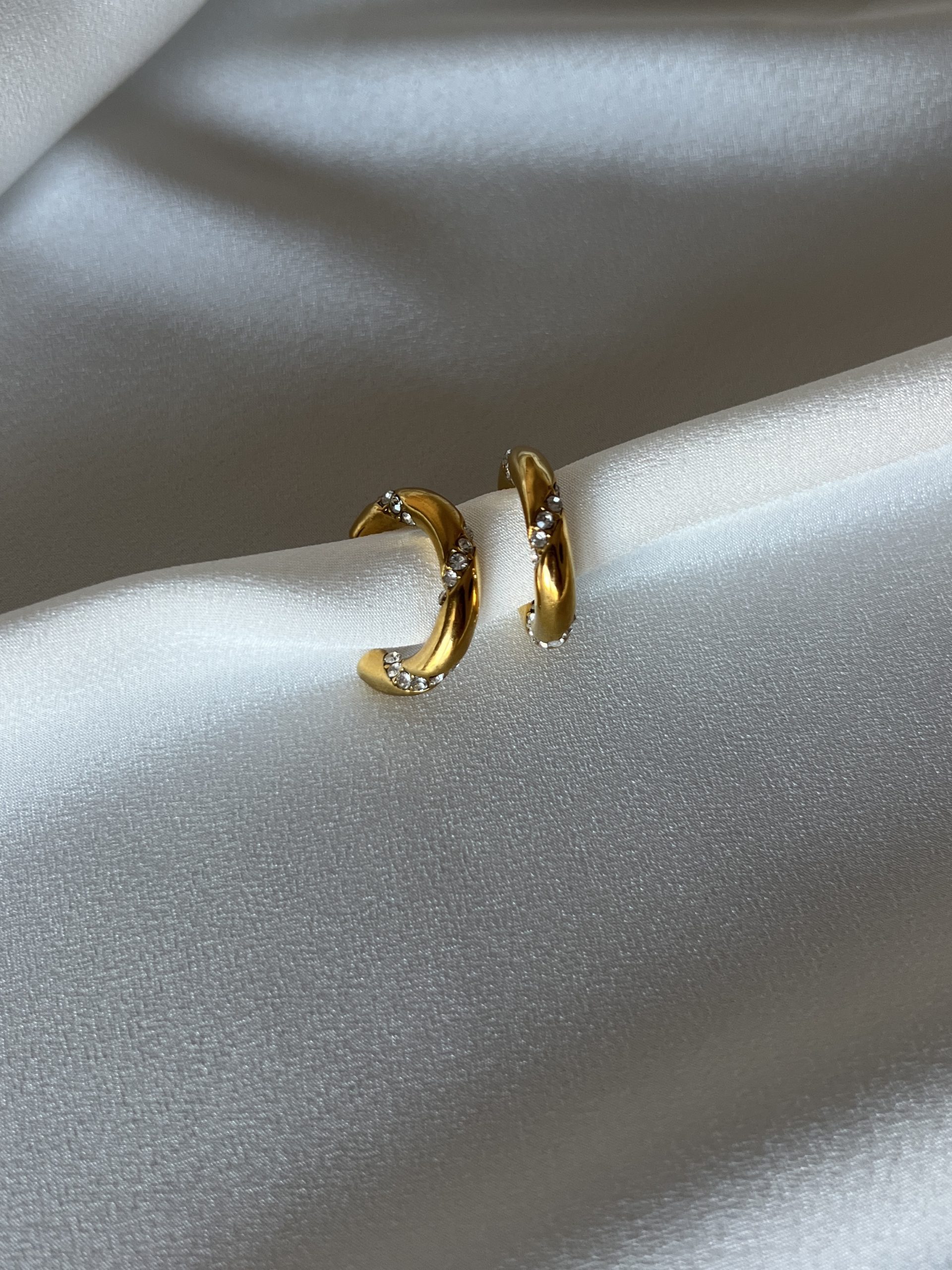 IMG_5420 Liliana hoops - Image 1